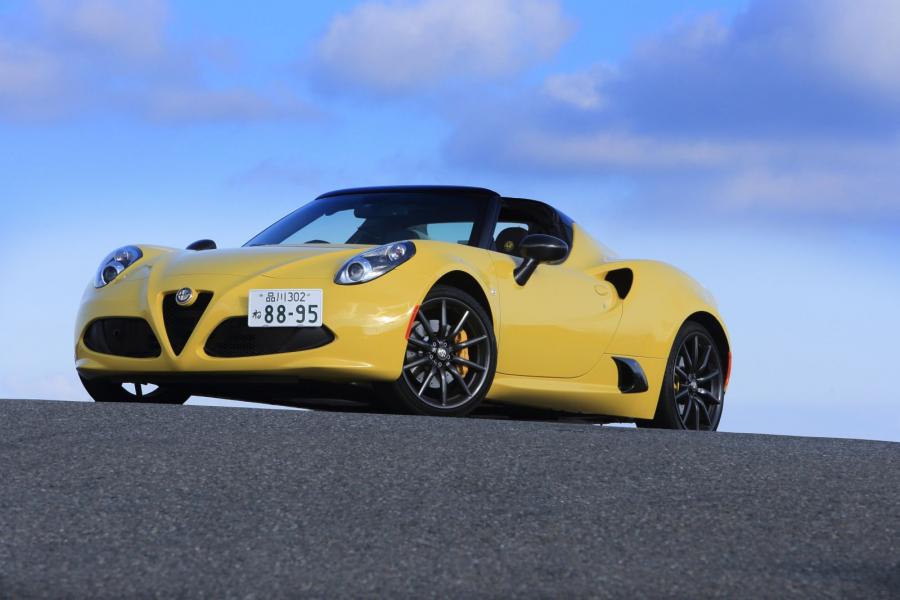  Alfa Romeo 4C Spider (960) 2015 года  (JP) (фото 1 из 9)